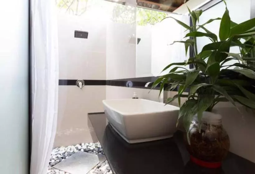 Superior-huone, New Danas Canggu Guest House