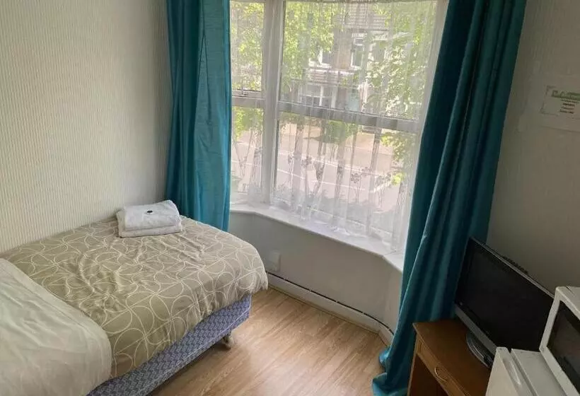 Economy Yhden Hengen Huone, Rose Marie Guest House