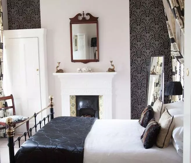 اتاق اساندارد با چشم‌انداز جانبی به دریا, The Langtons Bed & Breakfast