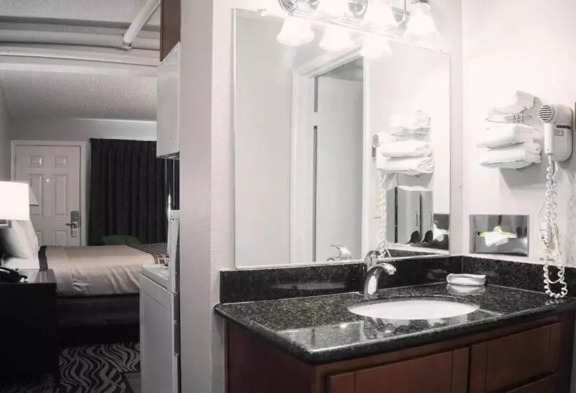 デラックススイート, Astoria Rivershore Motel