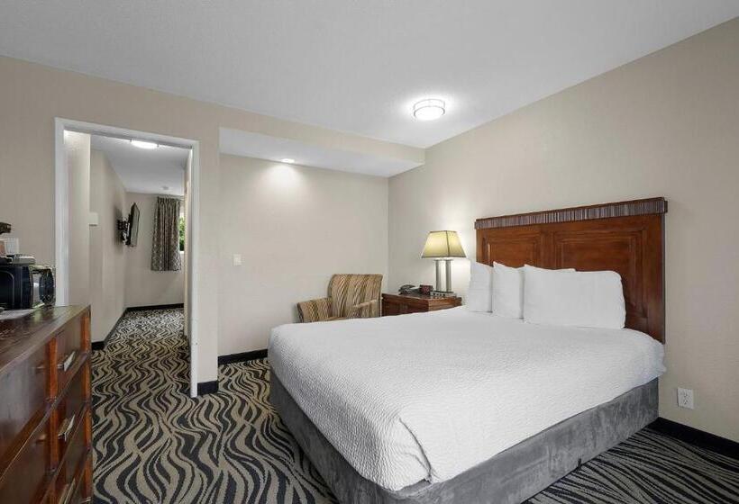 جناح عائلي, Astoria Rivershore Motel