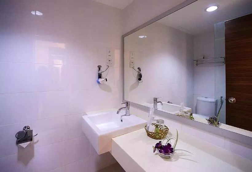 Deluxe Kolmen Hengen Huone, Bella Vista Express Hotel Langkawi