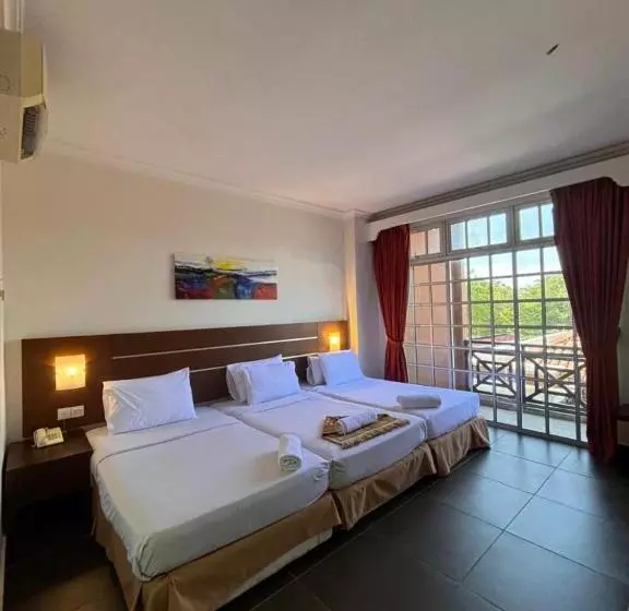 Deluxe Kolmen Hengen Huone, Bella Vista Express Hotel Langkawi