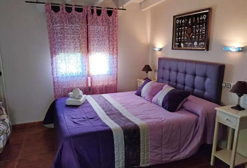 اتاق استاندارد سه نفره, Posada de Ongayo