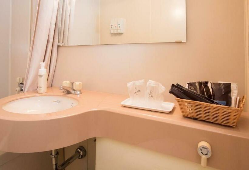 חדר אקונומי, Crown Hotel Okinawa