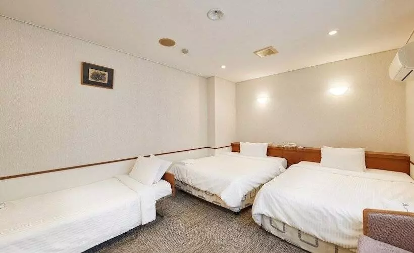 スタンダードトリプルルーム, Crown Hotel Okinawa