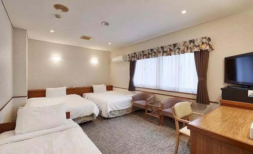スタンダードトリプルルーム, Crown Hotel Okinawa