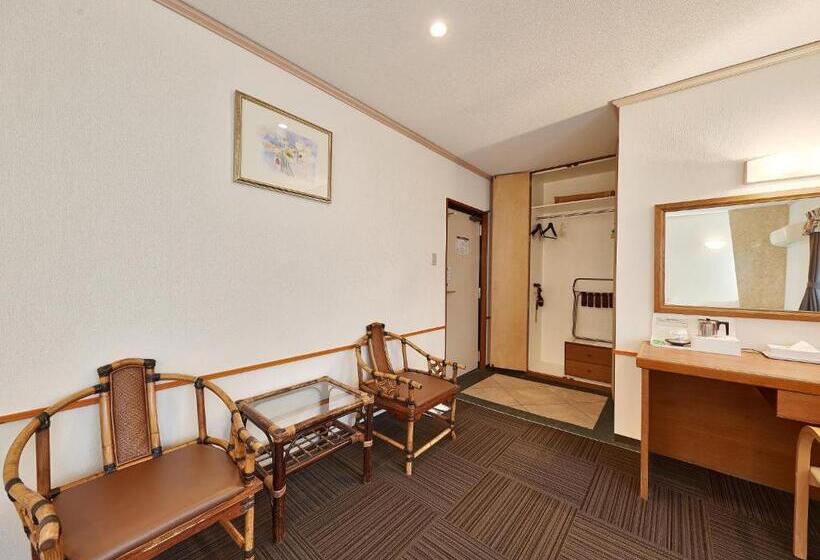 חדר סטנדרט, Crown Hotel Okinawa