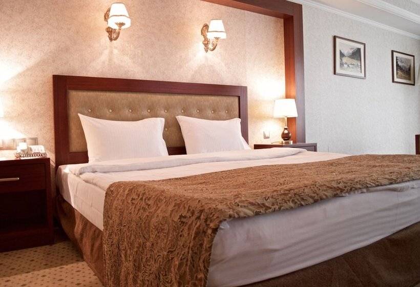 سوییت جونیور, Diplomat Hotel By Ag Hotels Group