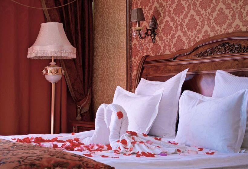 سوییت جونیور, Diplomat Hotel By Ag Hotels Group