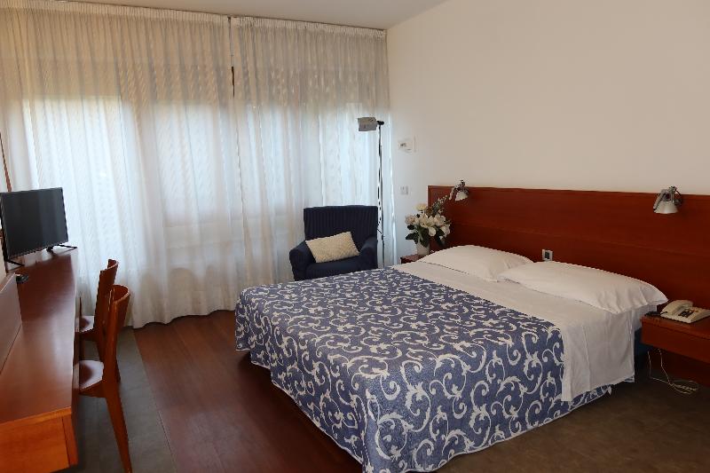 标准工作室, Marbela Apartments & Suites