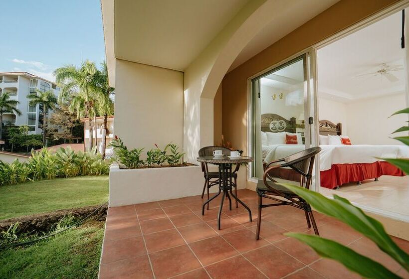 标准房带园景, Parador Nature Resort And Spa