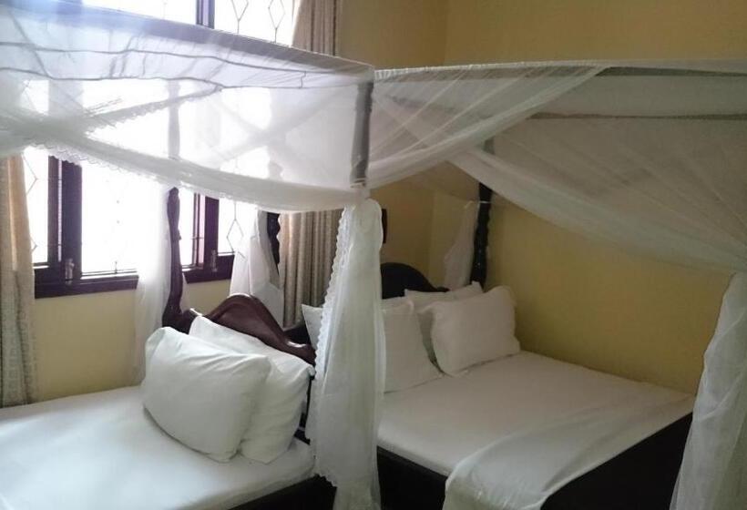 اتاق لوکس سه تخته, Transit Airport B&b