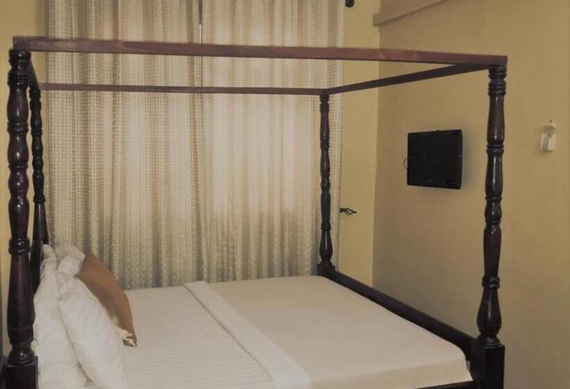 اتاق لوکس سه تخته, Transit Airport B&b