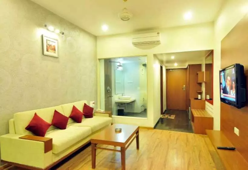 اتاق لوکس, Aditya