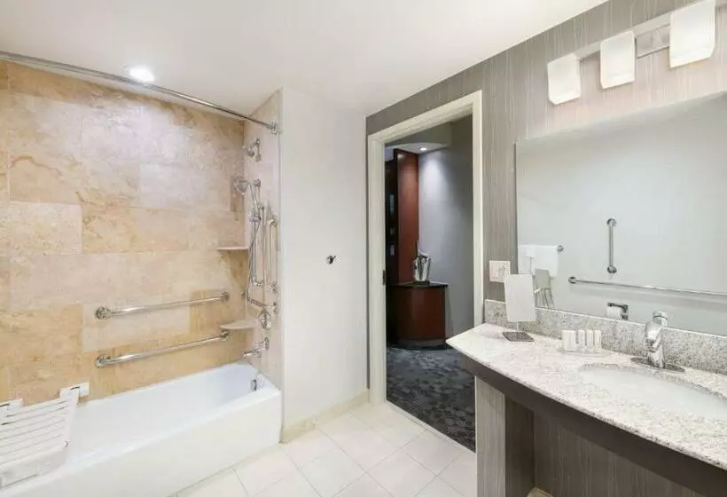 キングサイズベッドのスタンダードルーム, Courtyard By Marriott Pittsburgh Washington Meadow Lands