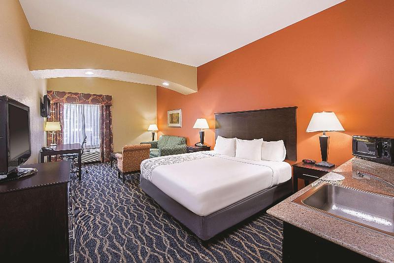 キングサイズベッドのデラックスルーム, La Quinta By Wyndham Tulsa Airport / Expo Square
