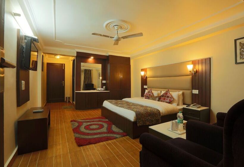 高级大房间, Mongas