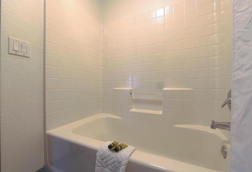 اتاق پرمیوم, Siletz Bay Lodge