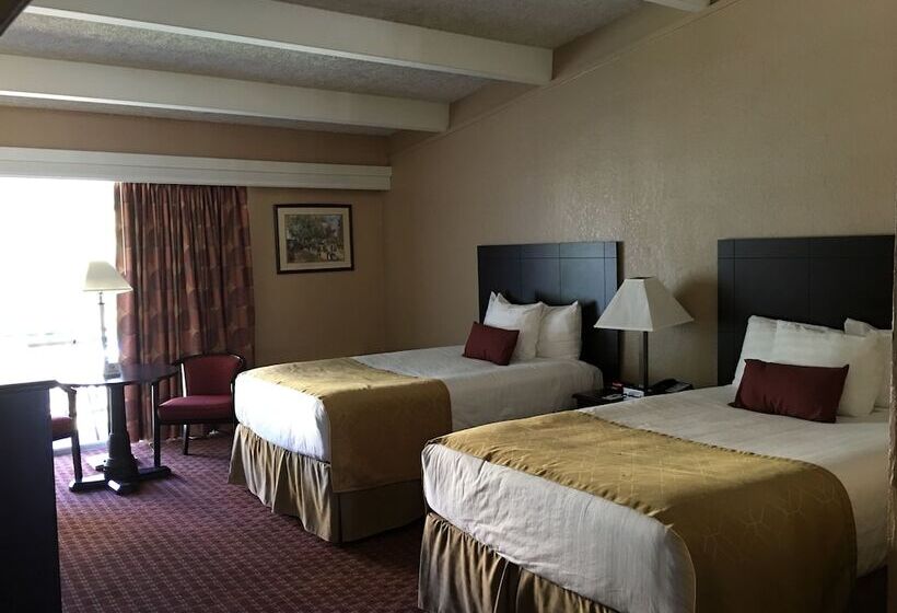 غرفه قياسيه سريرين مزدوجين, Travelodge By Wyndham Lakeland