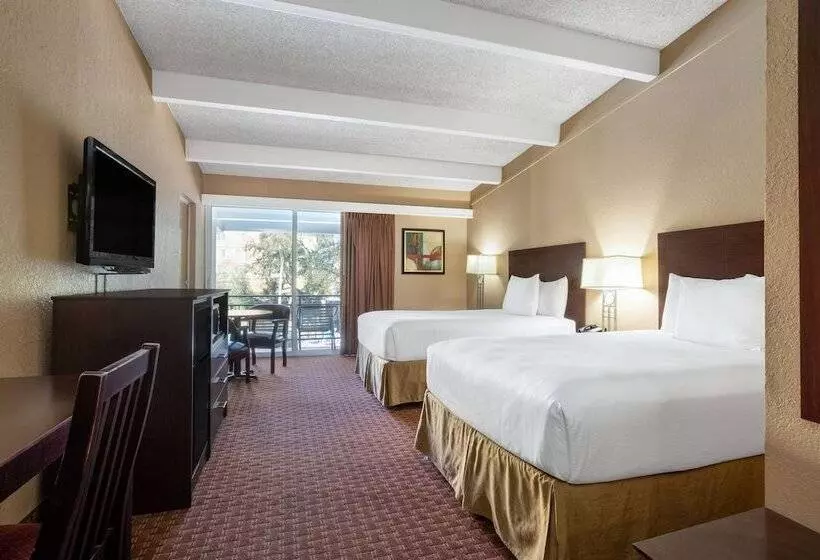 اتاق کلاس بیزنس, Travelodge By Wyndham Lakeland