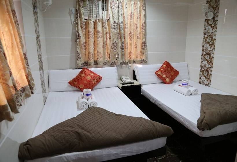 اتاق استاندارد سه نفره, New Tokyo Hostel