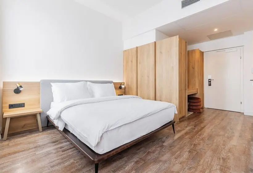 اتاق استاندارد با تراس, FortyPlusOne Hotel Vienna