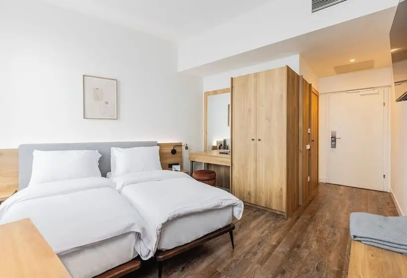 اتاق سوپریور, FortyPlusOne Hotel Vienna