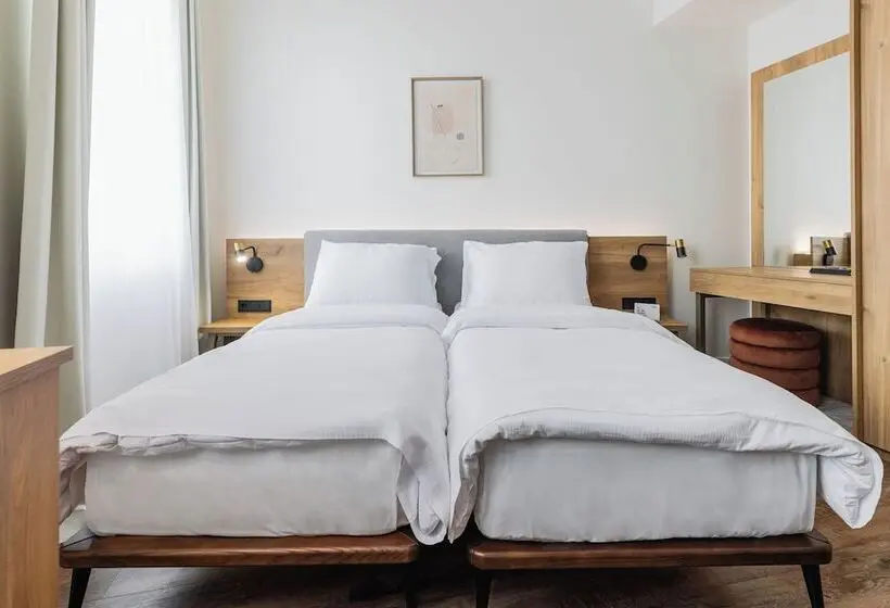 اتاق سوپریور, FortyPlusOne Hotel Vienna