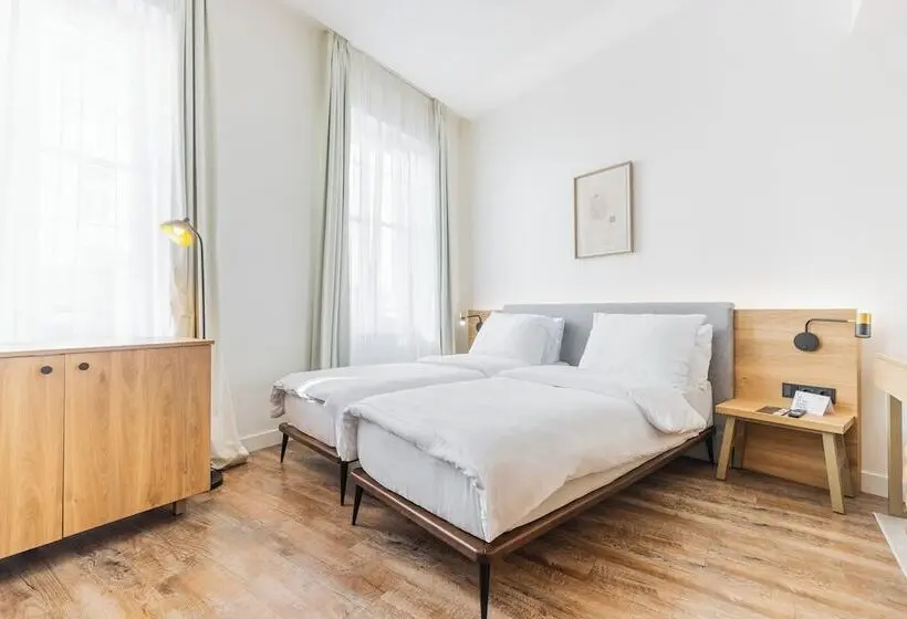 اتاق سوپریور, FortyPlusOne Hotel Vienna