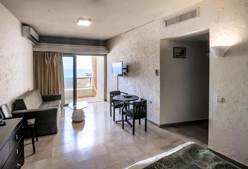 Standard Studio, The New Hotel Blue Weiss