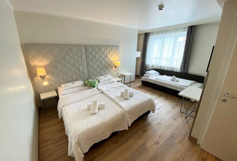 اتاق استاندارد سه نفره, FortyPlusOne Hotel Vienna