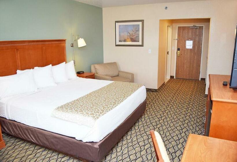 带特大床的标准间, Beachfront Hotel Houghton Lake