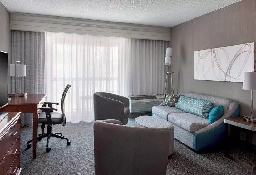 Standard Room, Courtyard By Marriott Lebanon
