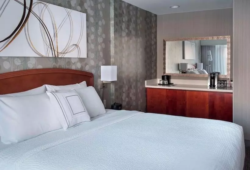 Standard Room 2 Double Beds, Courtyard By Marriott Lebanon