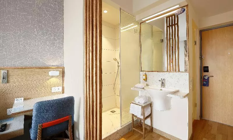 Economy Room