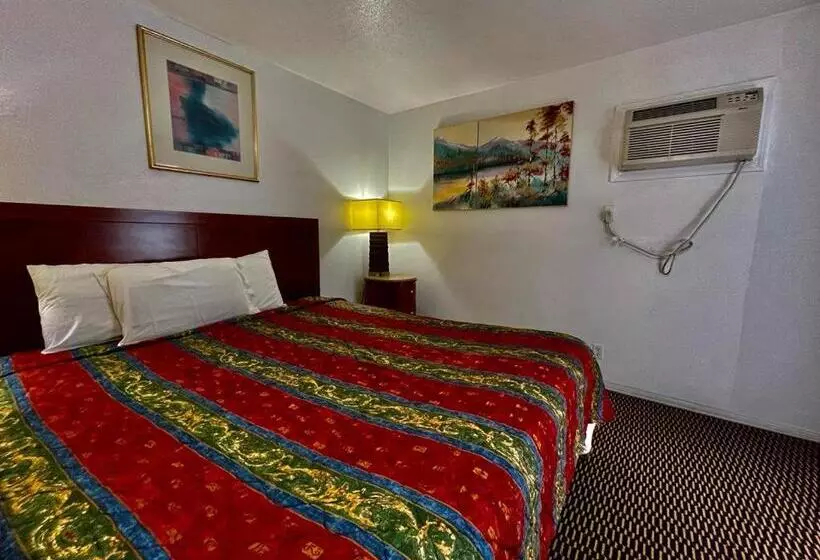 キングサイズベッドのスタンダードルーム, Desert Inn