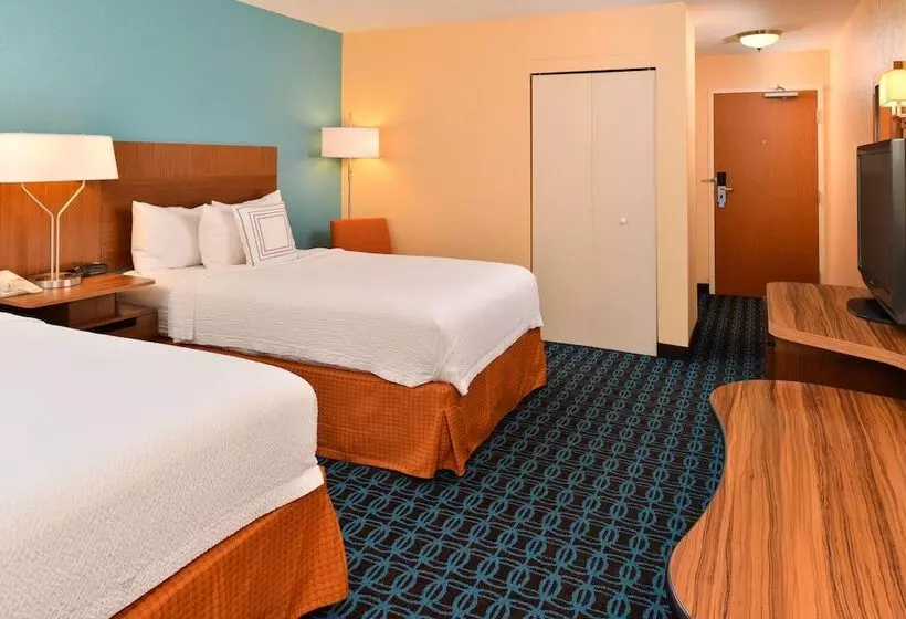 ２ダブルベッドのスタンダードルーム, Fairfield Inn & Suites Cleveland Avon