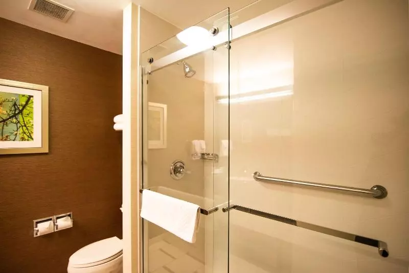 キングサイズベッドのエクゼクティブ, Fairfield Inn & Suites Cleveland Avon