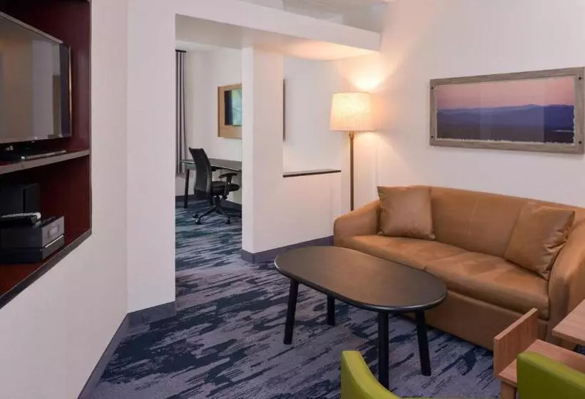 キングサイドベッドのスタンダードワンルーム, Fairfield Inn & Suites By Marriott Pittsburgh New Stanton