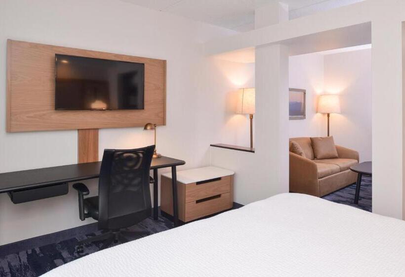 带大床的标准工作室, Fairfield Inn & Suites By Marriott Pittsburgh New Stanton