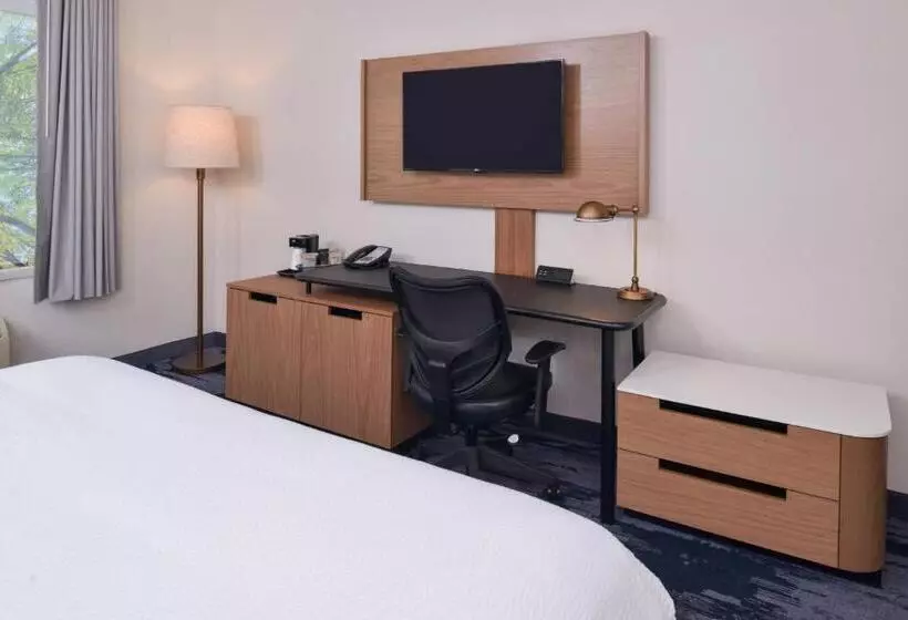 キングサイズベッドのスタンダードルーム, Fairfield Inn & Suites By Marriott Pittsburgh New Stanton