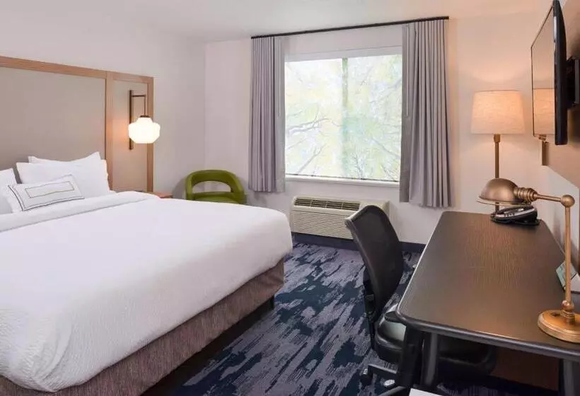キングサイズベッドのスタンダードルーム, Fairfield Inn & Suites By Marriott Pittsburgh New Stanton