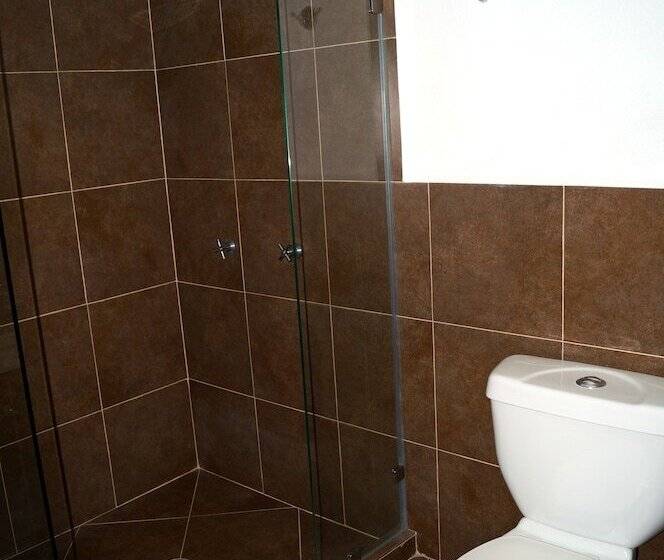 חדר דלוקס, Kuku Ruku