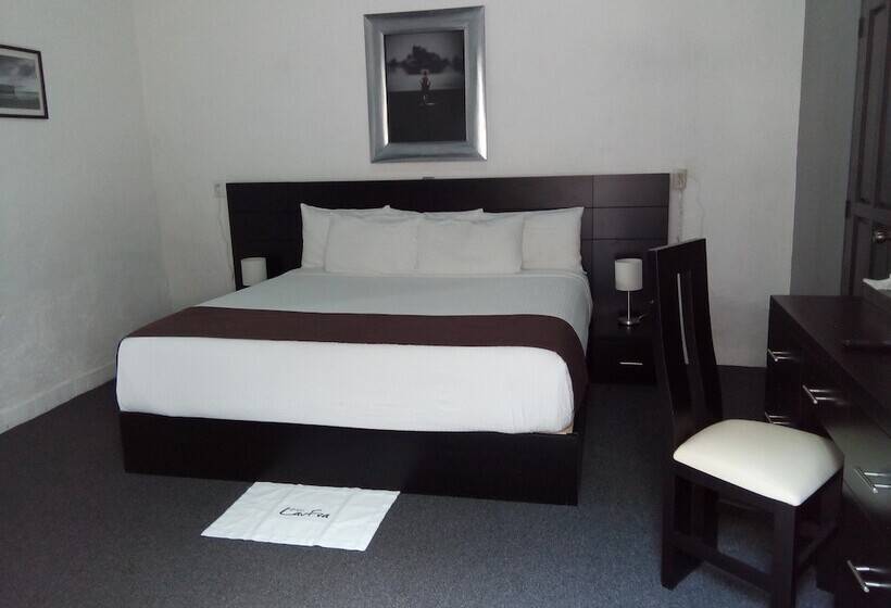 חדר דלוקס, Kuku Ruku