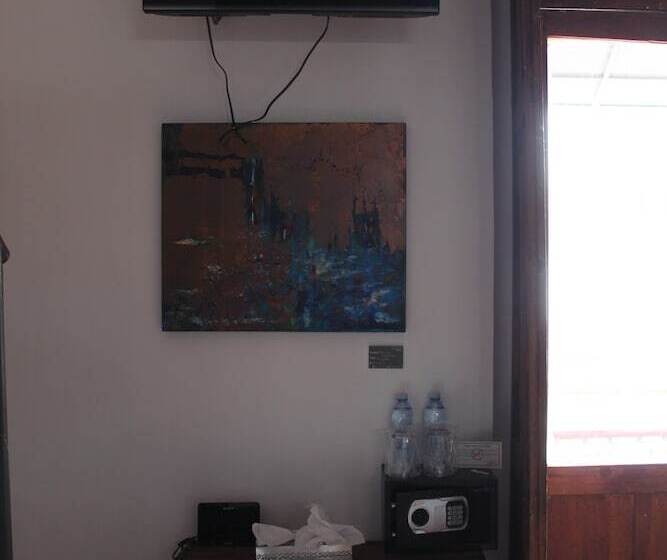 חדר דלוקס, Kuku Ruku