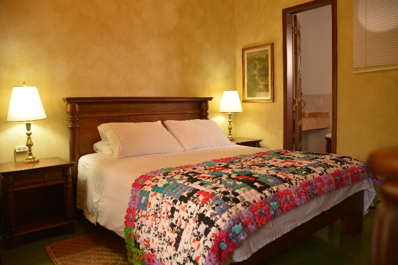 스탠다드 룸, Mariscal Robledo