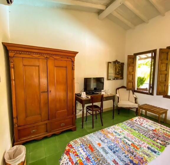 스탠다드 룸, Mariscal Robledo