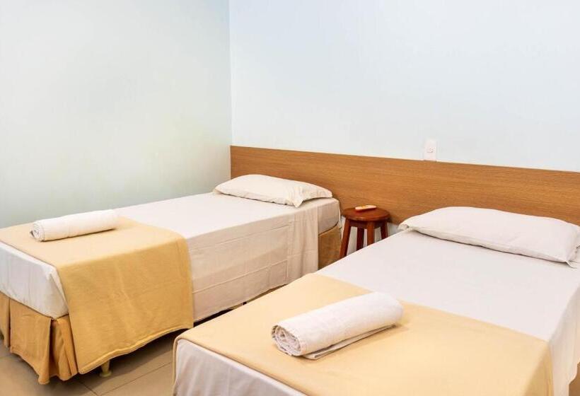 اتاق خانوادگی, Pompeu Rio