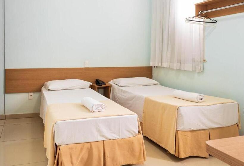 اتاق خانوادگی, Pompeu Rio